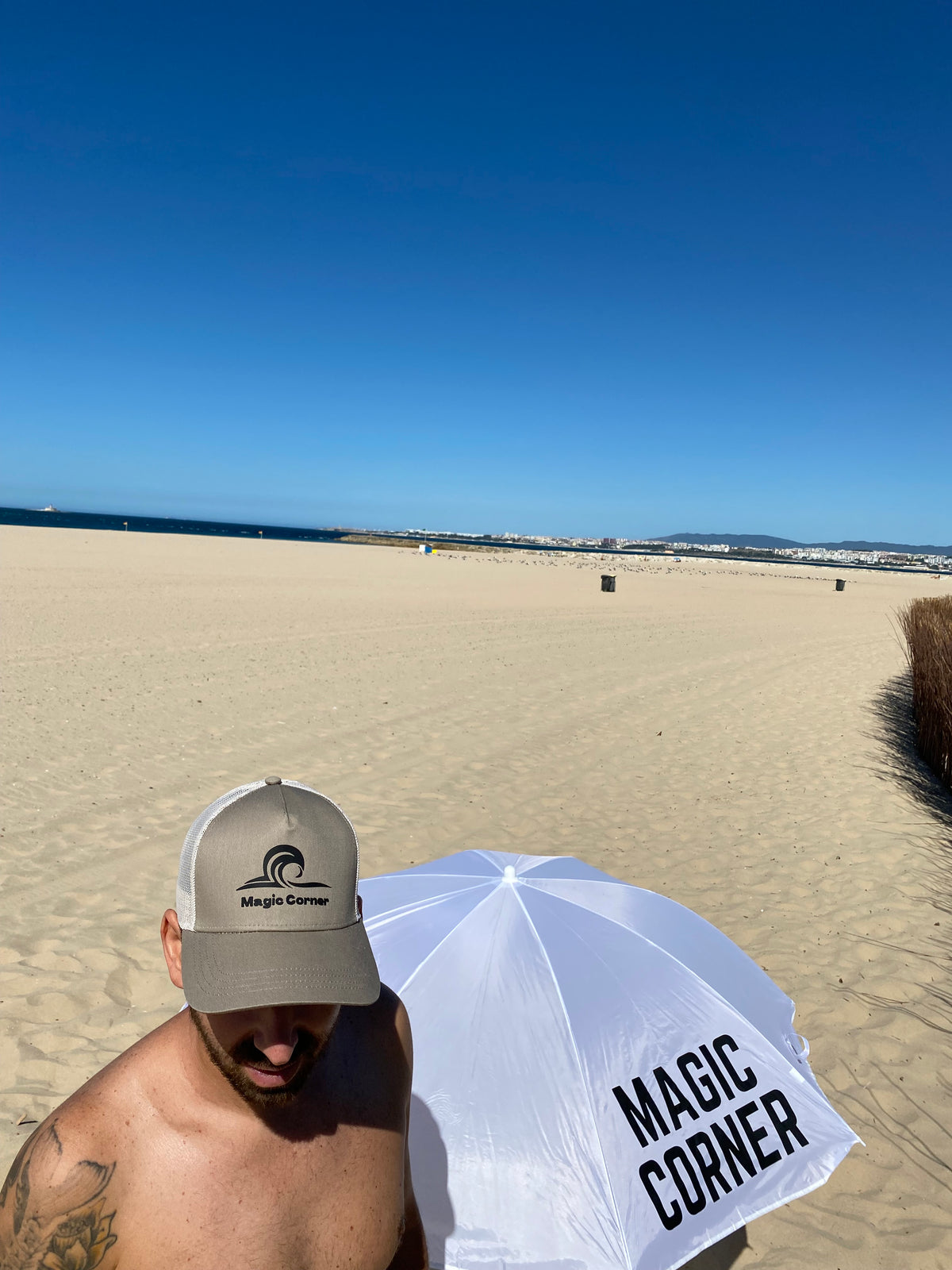 Magic Corner Hat