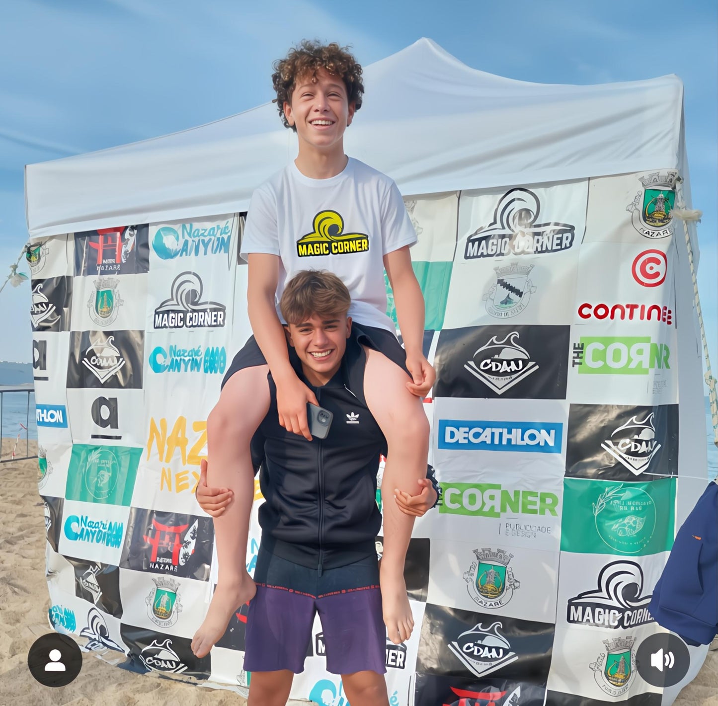 T-shirt Magic Corner