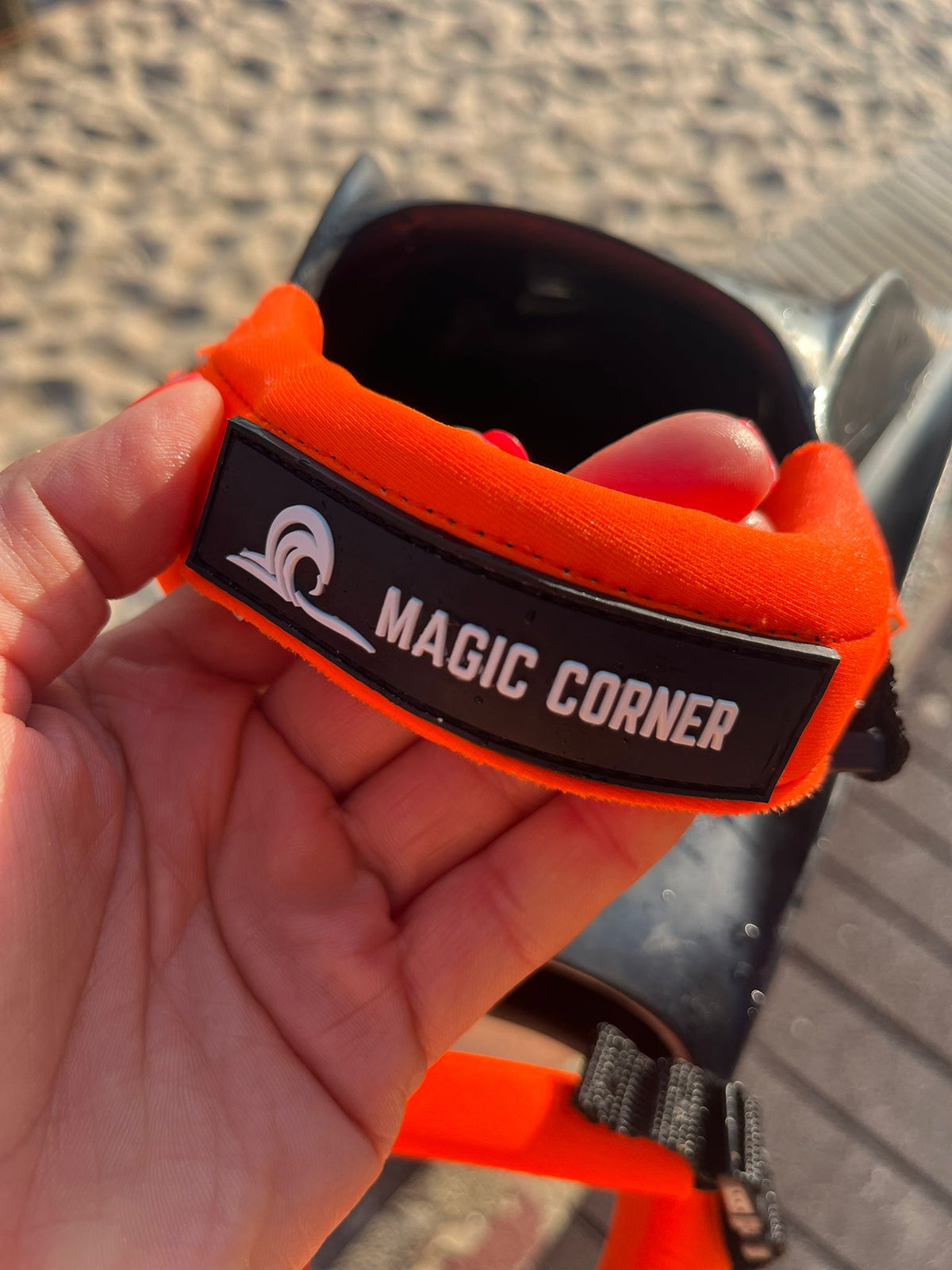 Deluxe Fin Tethers Magic Corner BB
